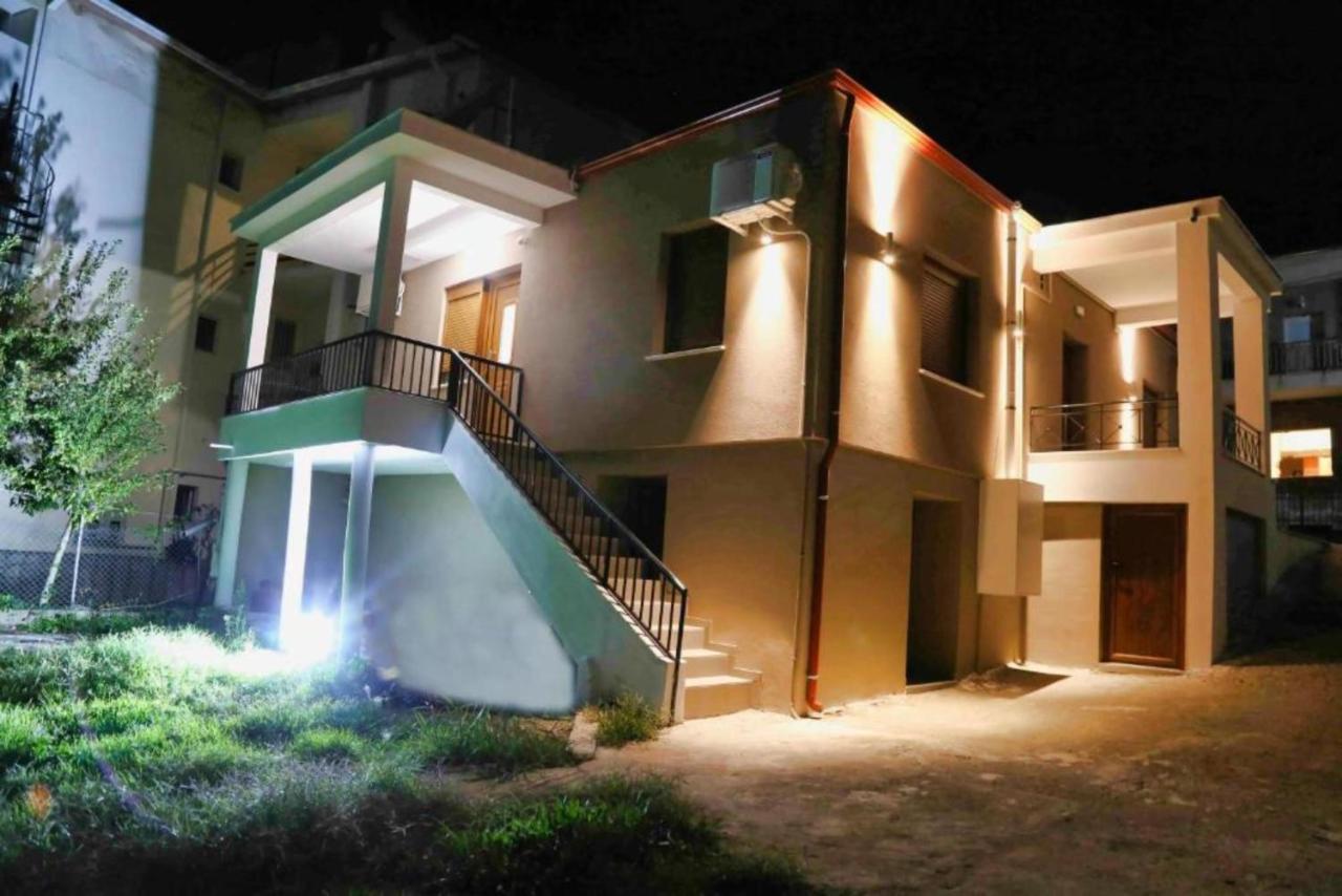 Enjoy Meteora Three Apartment Kalambaka Bagian luar foto